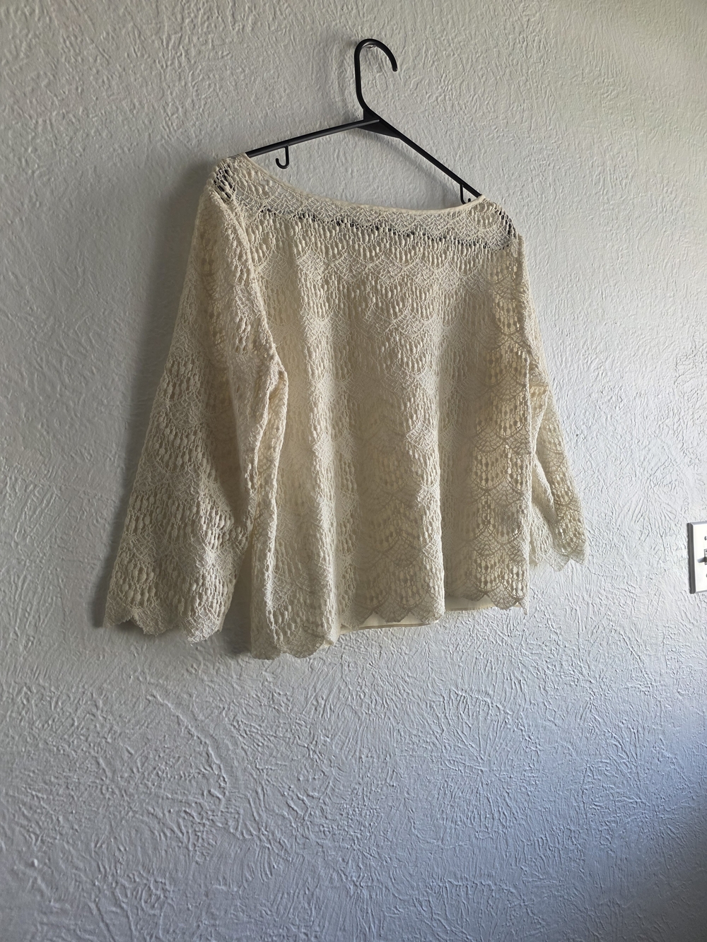 Cottagecore Fairy Vibes BCBGeneration Ivory Crochet Sleeve & Back Blouse - Picture 9 of 11